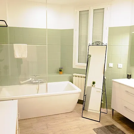 Grande Maison En Pierre A - 3 Chambres, Parking, Proche Saint-emilion Villa