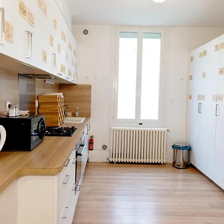 Villa Grande Maison En Pierre A - 3 Chambres, Parking, Proche Saint-emilion