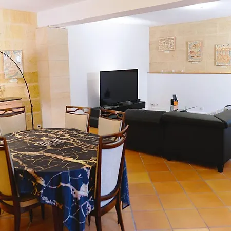 Villa Grande Maison En Pierre A - 3 Chambres, Parking, Proche Saint-emilion Pomerol